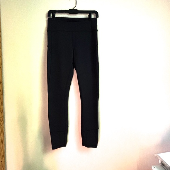 LULULEMON In Movement 7/8 Tight *Everlux 25"
Black 8 EUC - Picture 3 of 8